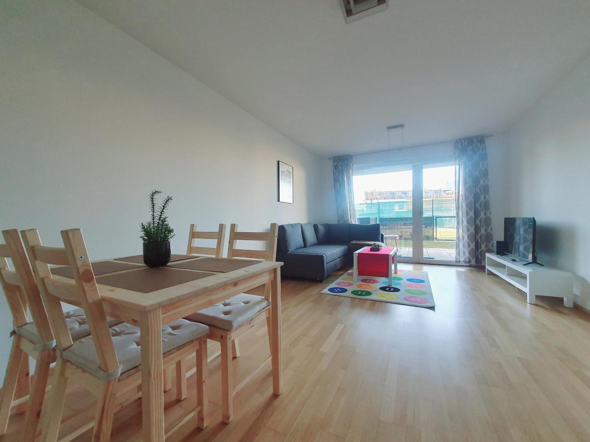 Near Lake One Bedroom Cute Apartment Wina Bagian luar foto