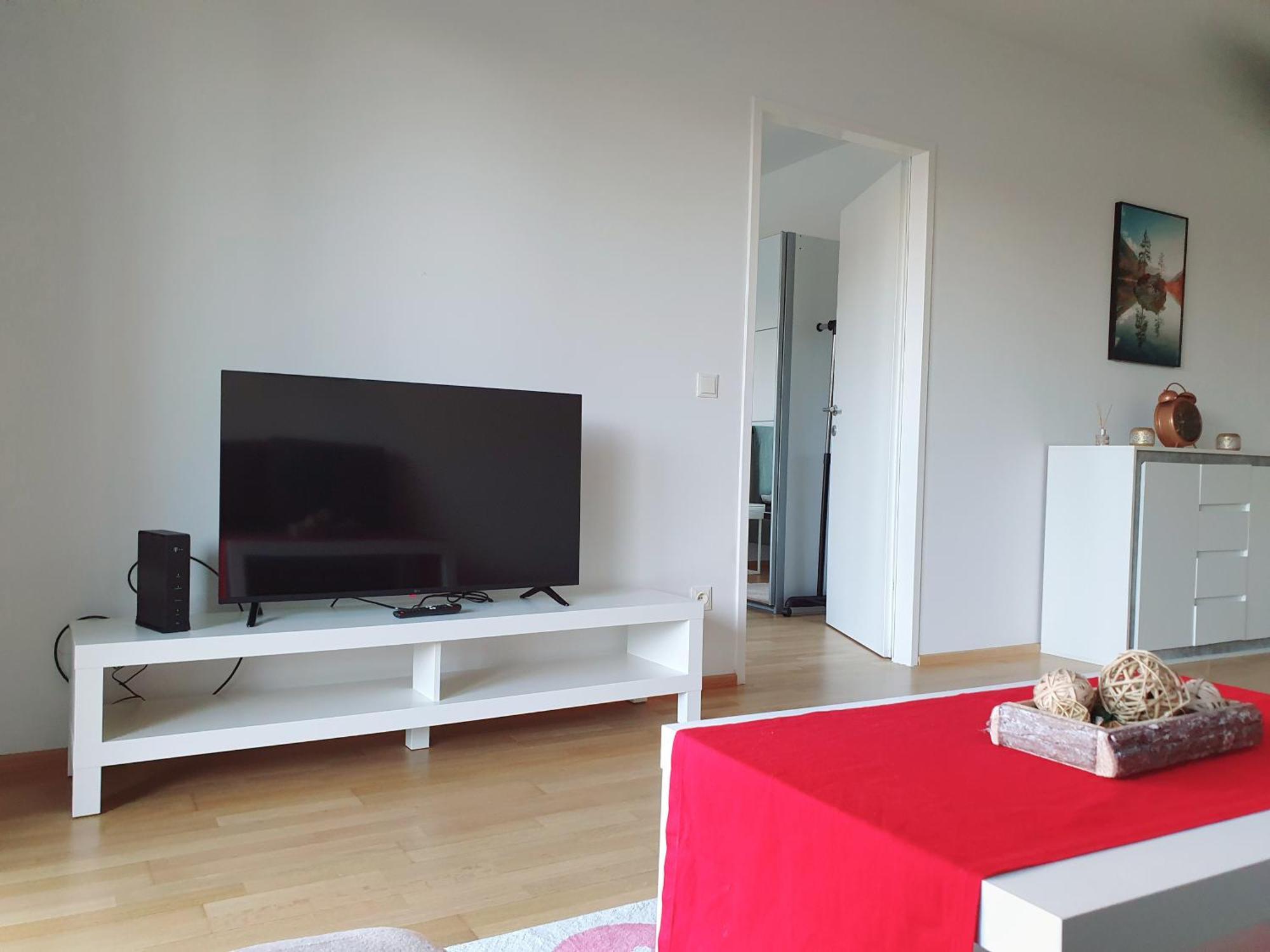 Near Lake One Bedroom Cute Apartment Wina Bagian luar foto