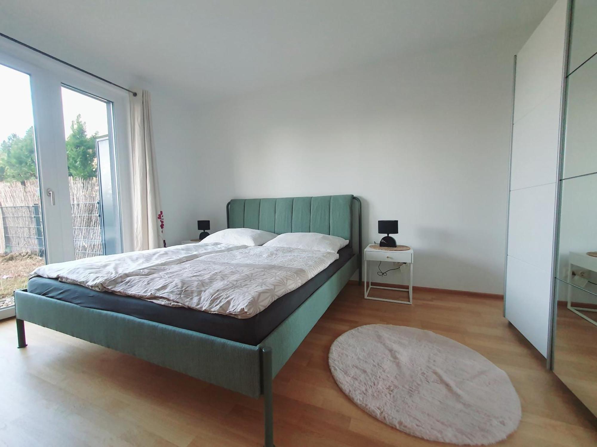 Near Lake One Bedroom Cute Apartment Wina Bagian luar foto