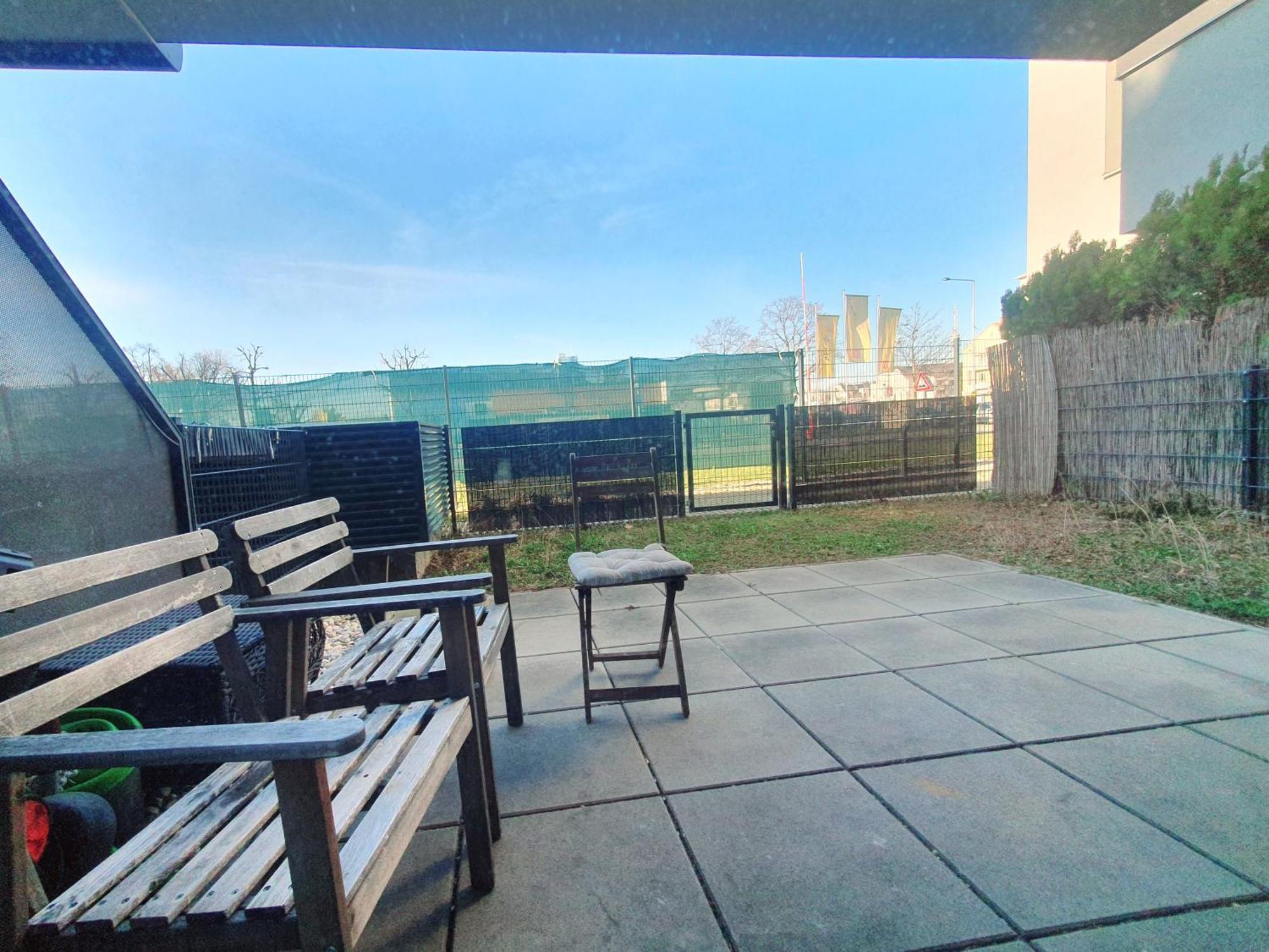 Near Lake One Bedroom Cute Apartment Wina Bagian luar foto